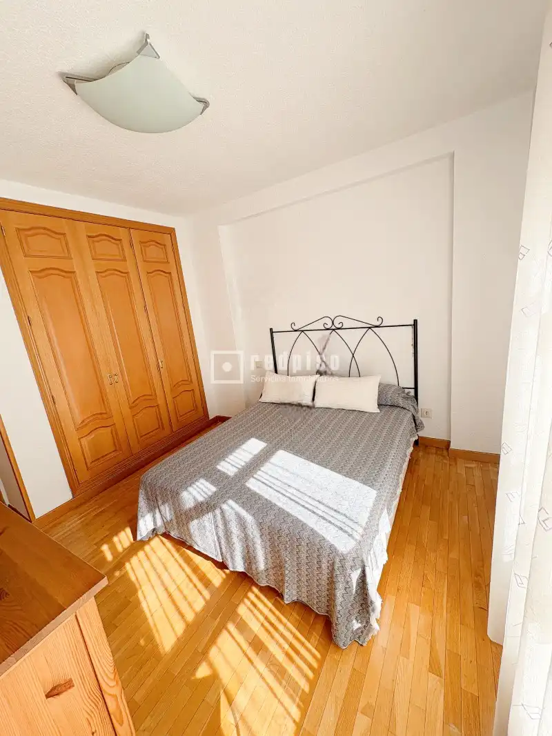 Habitación de Piso en venta en Madrid con Terraza y Trastero