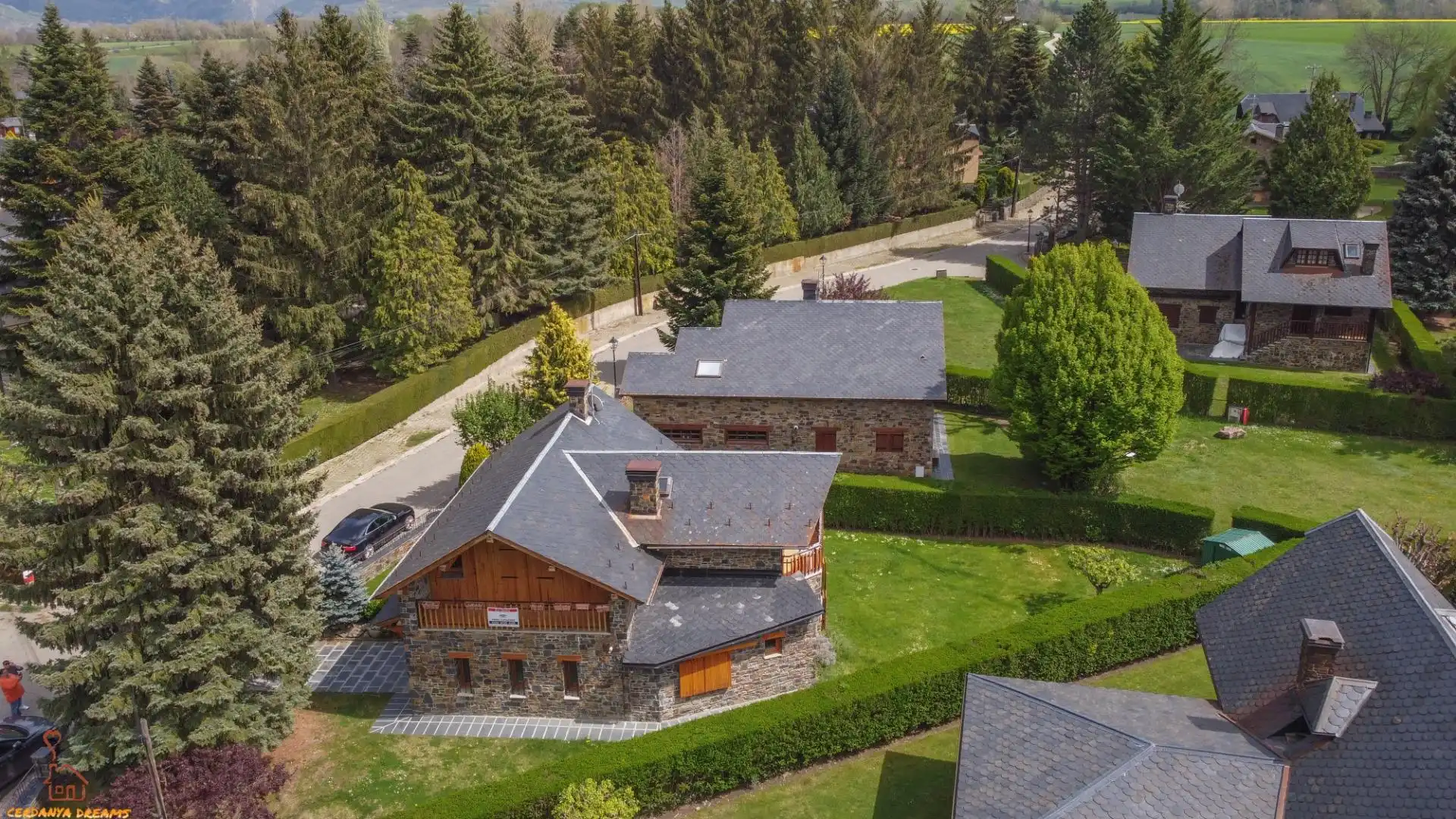 Vista exterior de Casa o xalet en venda en Llívia amb Calefacció, Jardí privat i Parquet