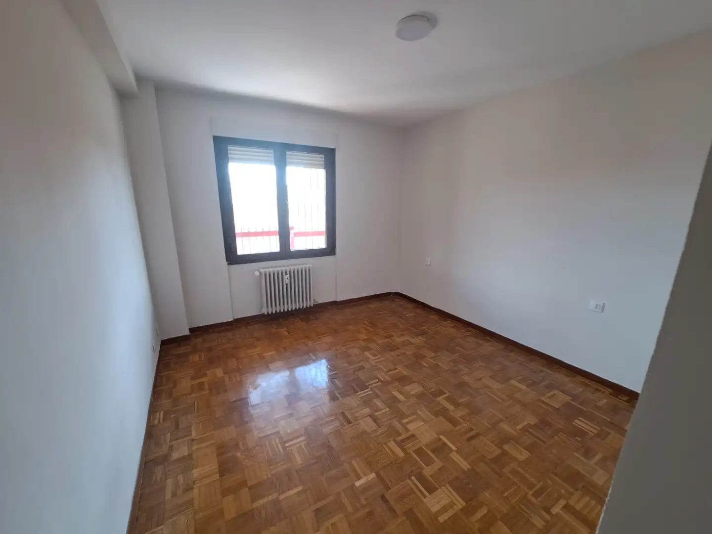 Habitación de Piso de alquiler en León Capital  con Parquet, Horno y Lavadora