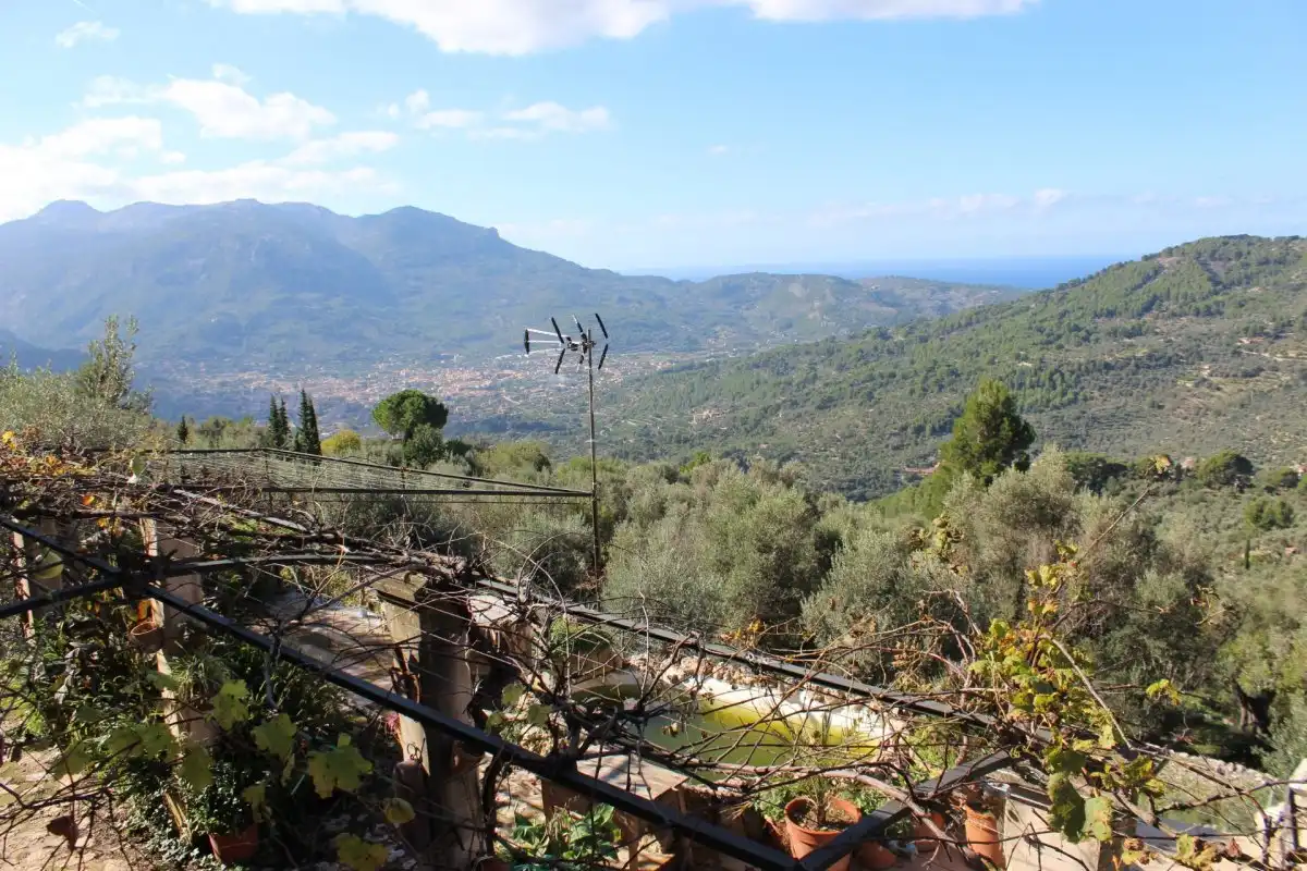 Jardí de Finca rústica en venda en Fornalutx amb Jardí privat, Terrassa i Traster