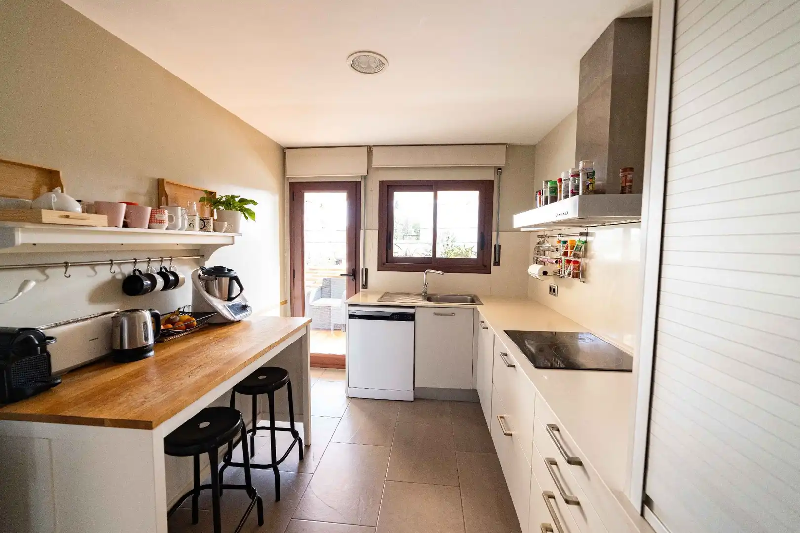 Kitchen of Detached homes for sale in L'Eliana  with Air Conditioner, Terrace and Storage room
