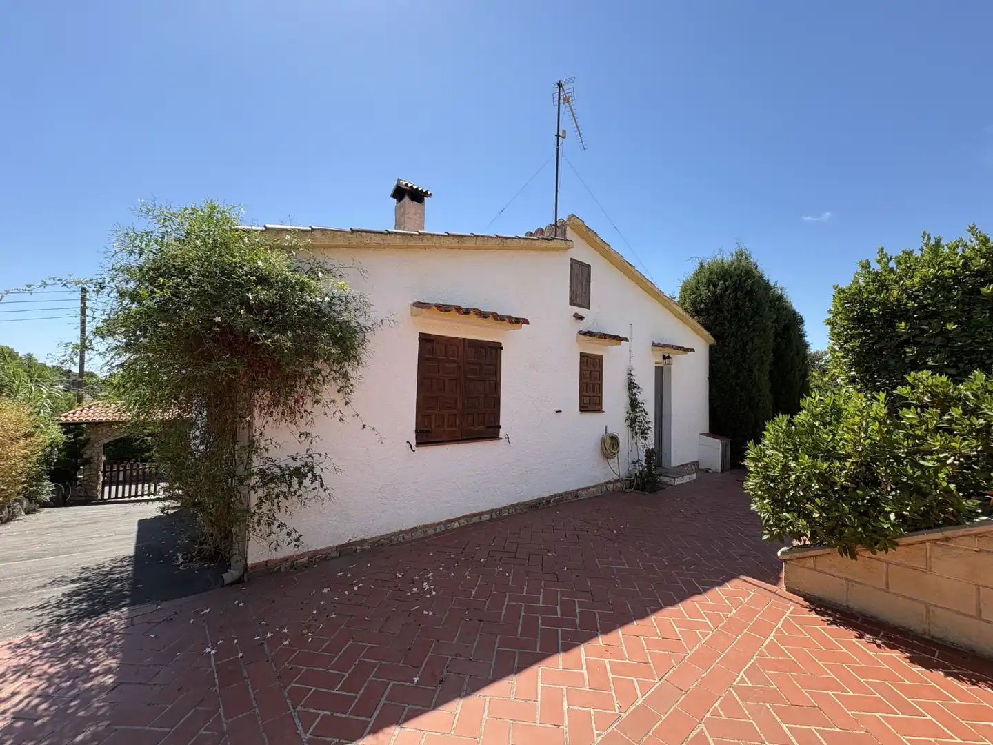 Vista exterior de Casa o chalet en venta en Vespella de Gaià con Jardín privado, Piscina y Amueblado