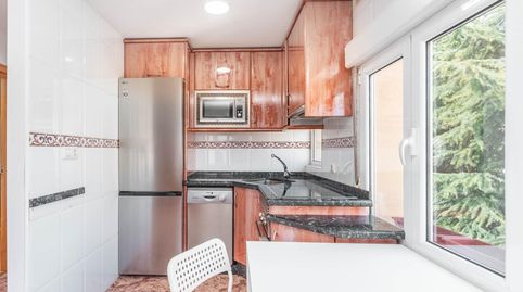 Foto 2 de Piso en venta en Calle Maestros Nacionales, 6, Milán - Pumarín, Oviedo