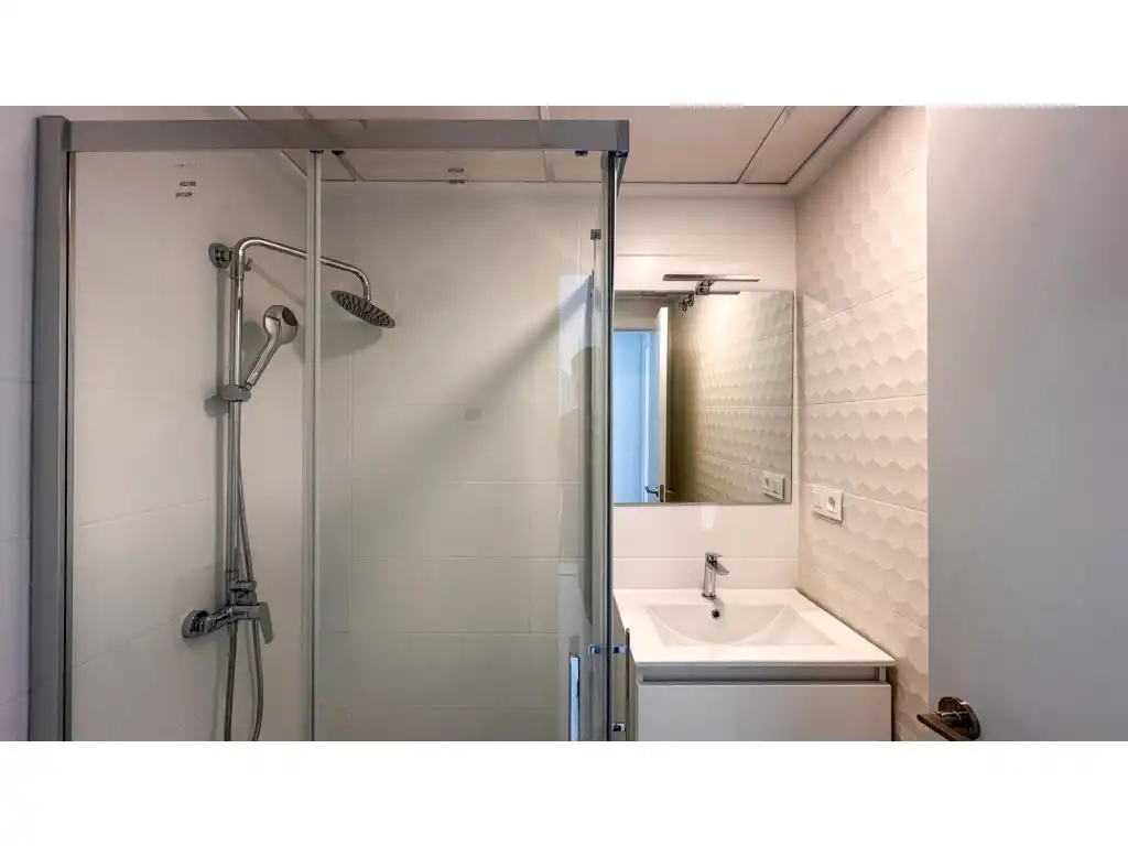Baño de Apartamento en venta en Torrevieja con Piscina