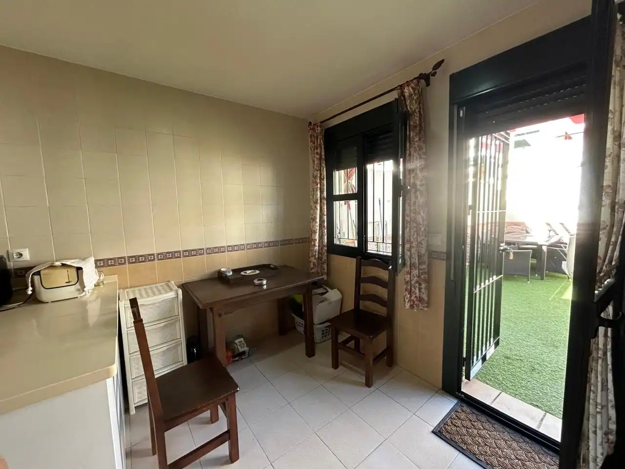 Jardí de Casa o xalet en venda en Dos Hermanas amb Aire condicionat, Calefacció i Terrassa