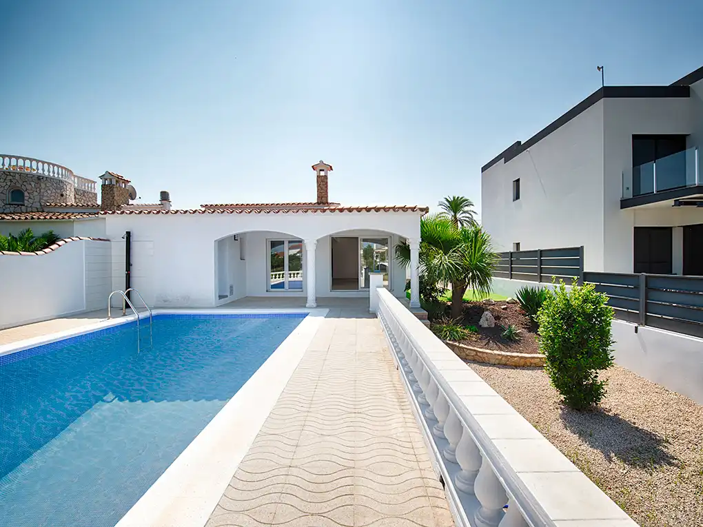 Casa con piscina en venta en Carrer Noguera, imagen 6