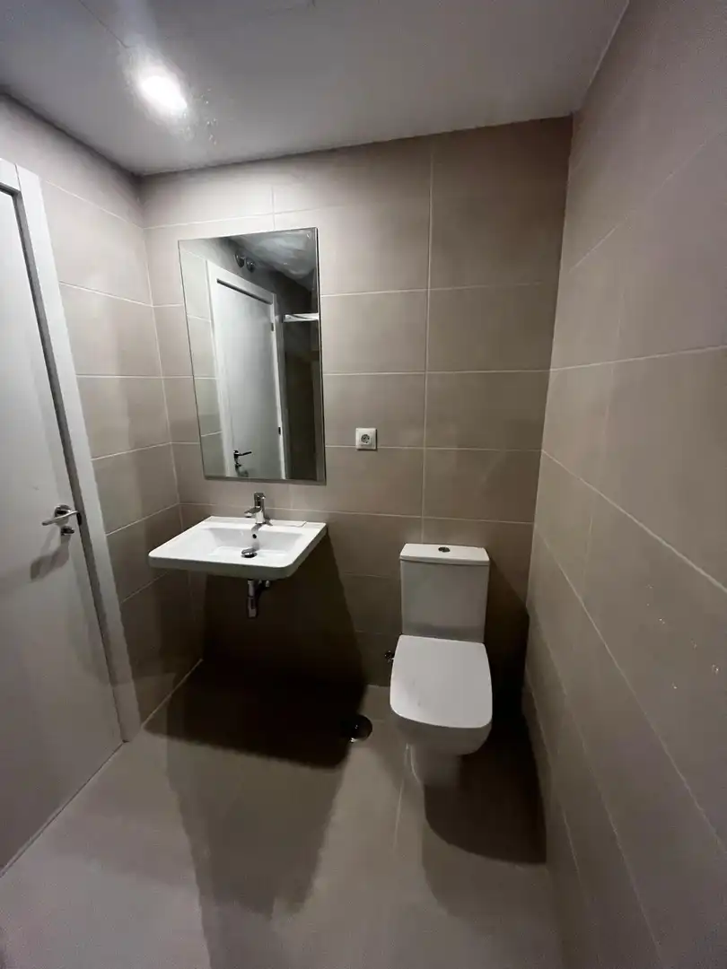 Bany de Pis de lloguer en Córdoba amb Aire condicionat, Calefacció i Terrassa