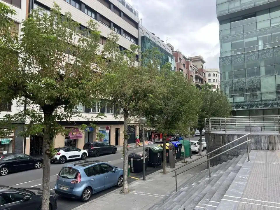 Außenansicht von Büro zum Verkauf in Bilbao  mit Klimaanlage und Heizung