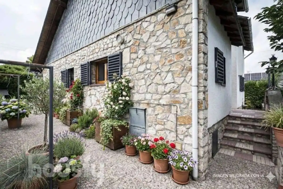 Vista exterior de Casa o xalet en venda en Mediona amb Aire condicionat, Calefacció i Jardí privat