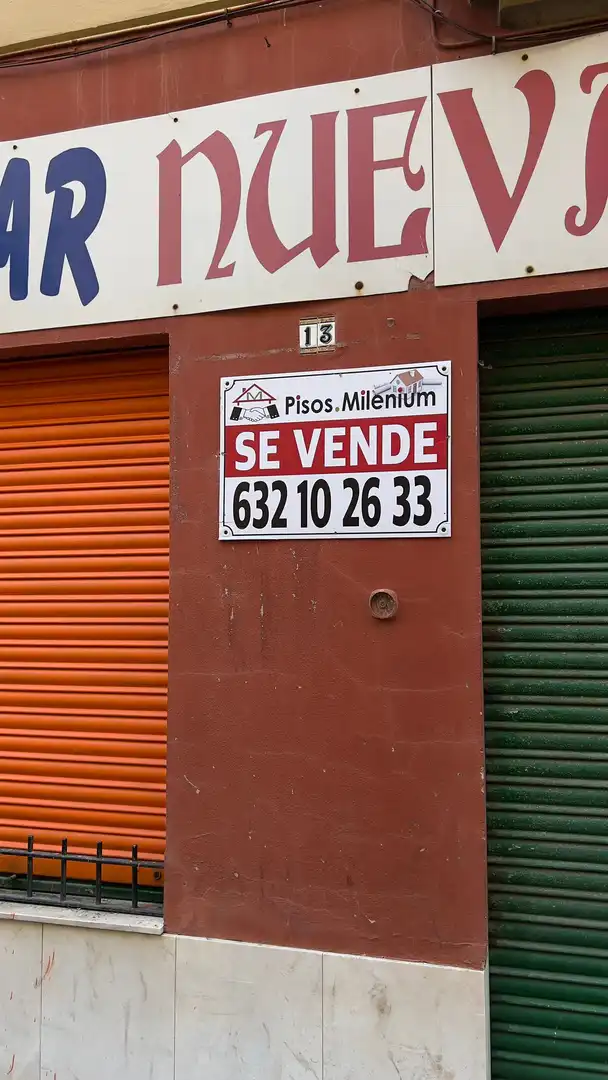 Local comercial en venta en Calle José Santacana