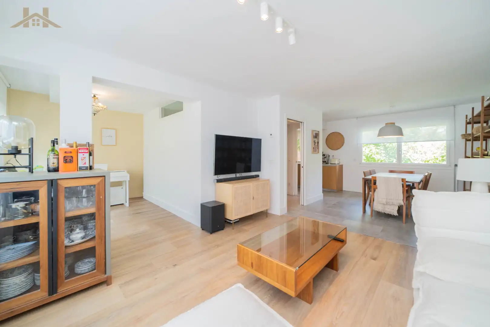 Living room of Detached homes for sale in Pozuelo de Alarcón  with Air Conditioner, Heating and Private garden