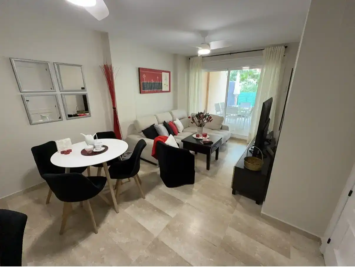 Sala de estar de Piso en venta en Marbella con Aire acondicionado, Piscina y Balcón
