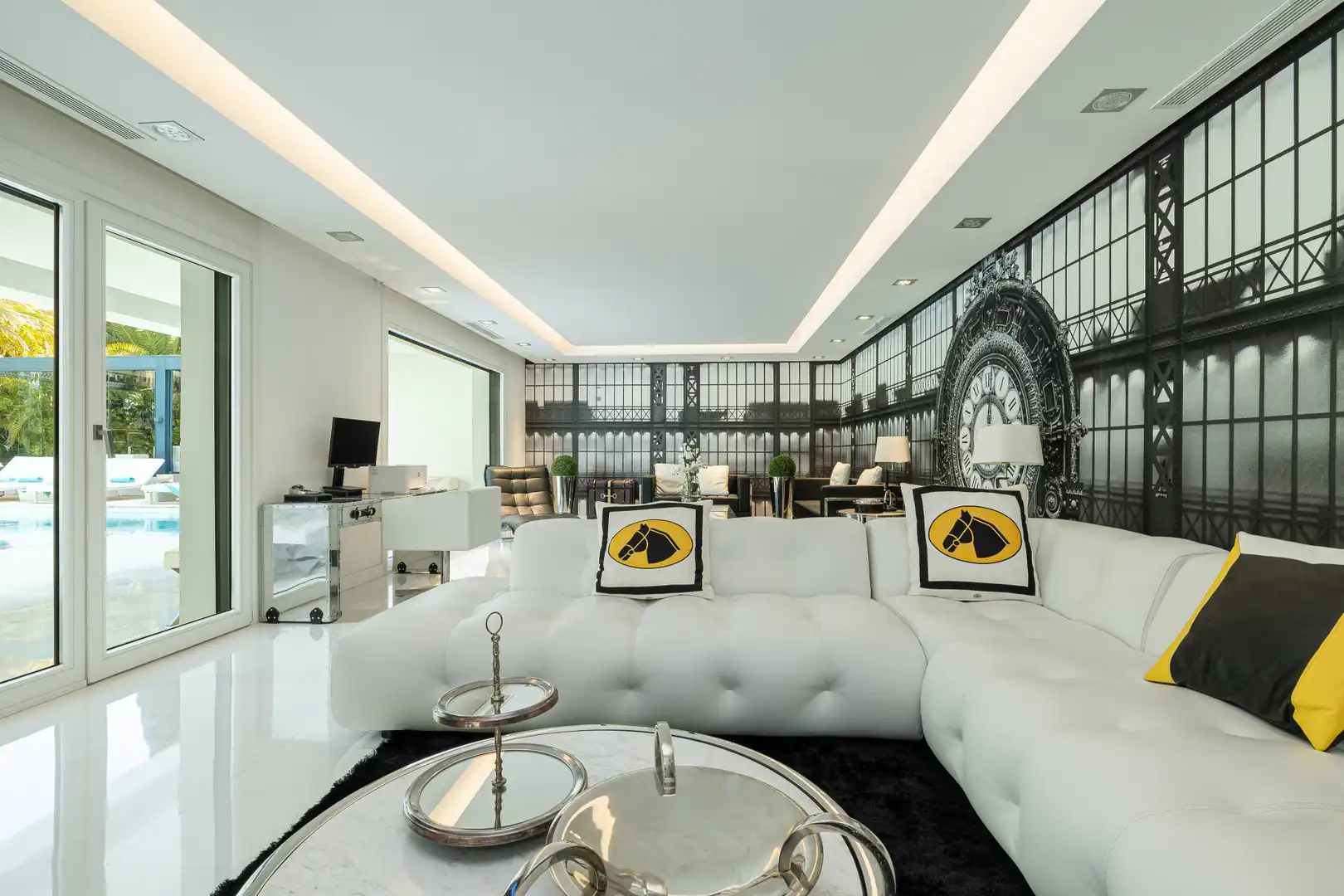 Sala d'estar de Casa o xalet en venda en Nueva Andalucía