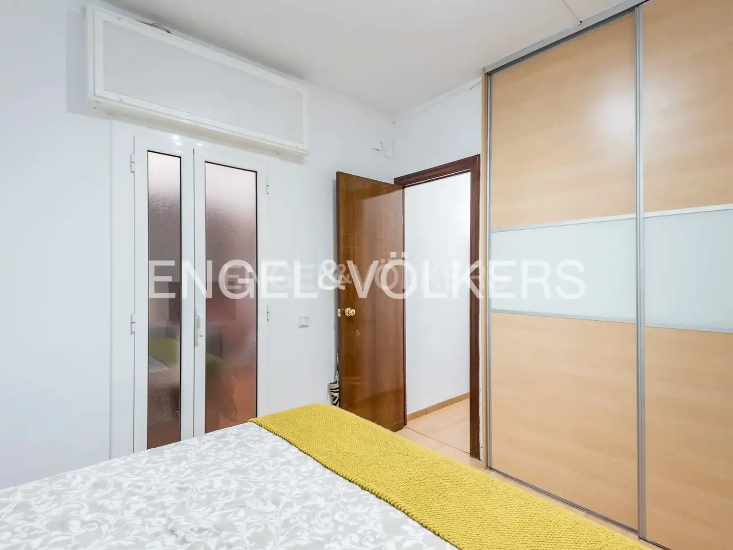Bedroom of Flat for sale in Barcelona  with Air Conditioner and Heating
