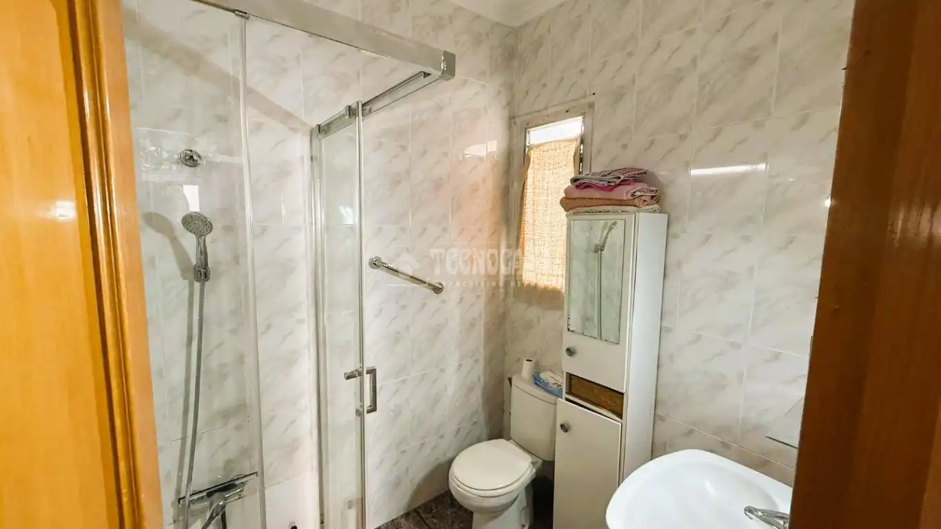 Baño de Piso en venta en Valencia con Aire acondicionado y Balcón