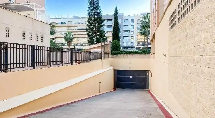 Vista exterior de Piso en venta en Málaga con Aire acondicionado, Parquet y Piscina comunitaria