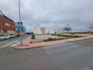 Terreno residencial en venta en Calle Serafín Baeza M 2