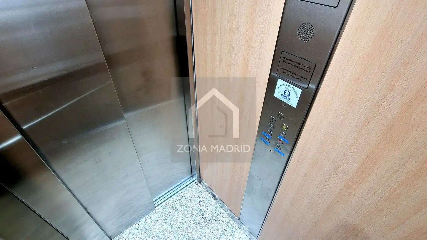 Piso con ascensor en venta en Calle de Indalecio Fernández, imagen 22