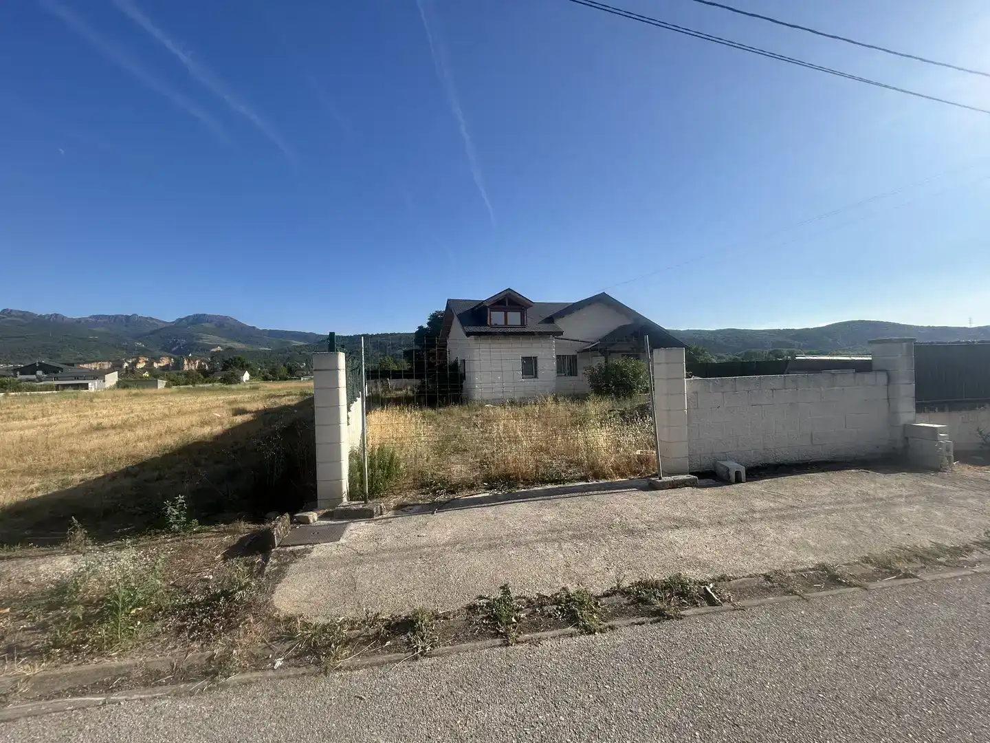 Casa o xalet en venda en Carracedelo amb Jardí privat, Piscina i Balcó