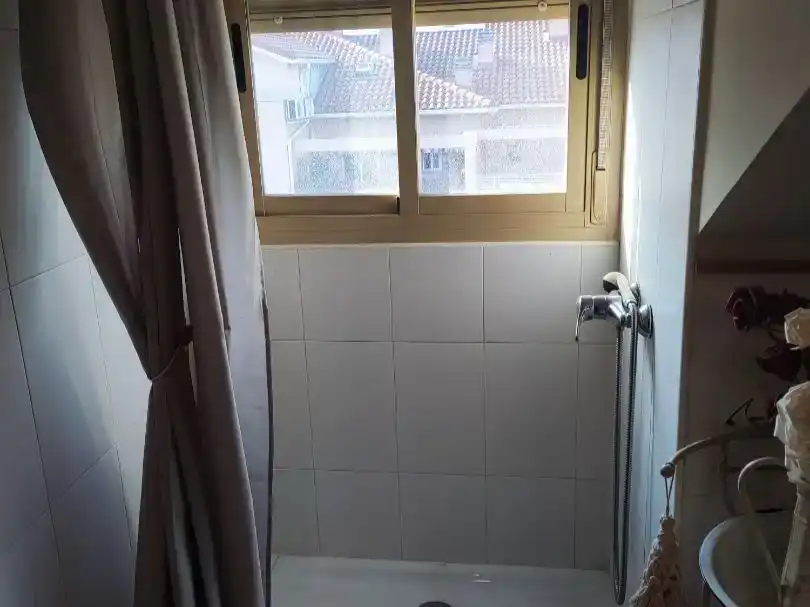 Bany de Pis en venda en Alcalá de Henares amb Aire condicionat, Piscina i Balcó