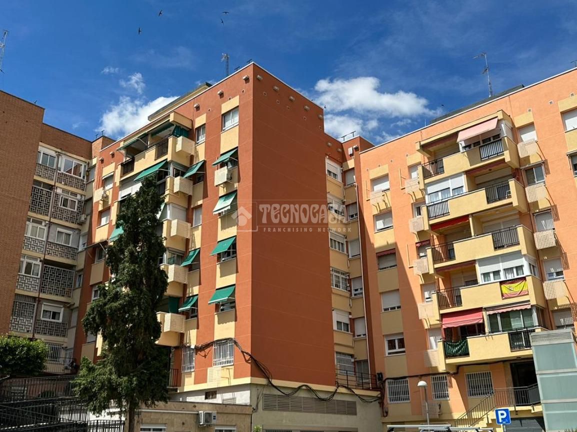 Vista exterior de Piso en venta en  Madrid Capital