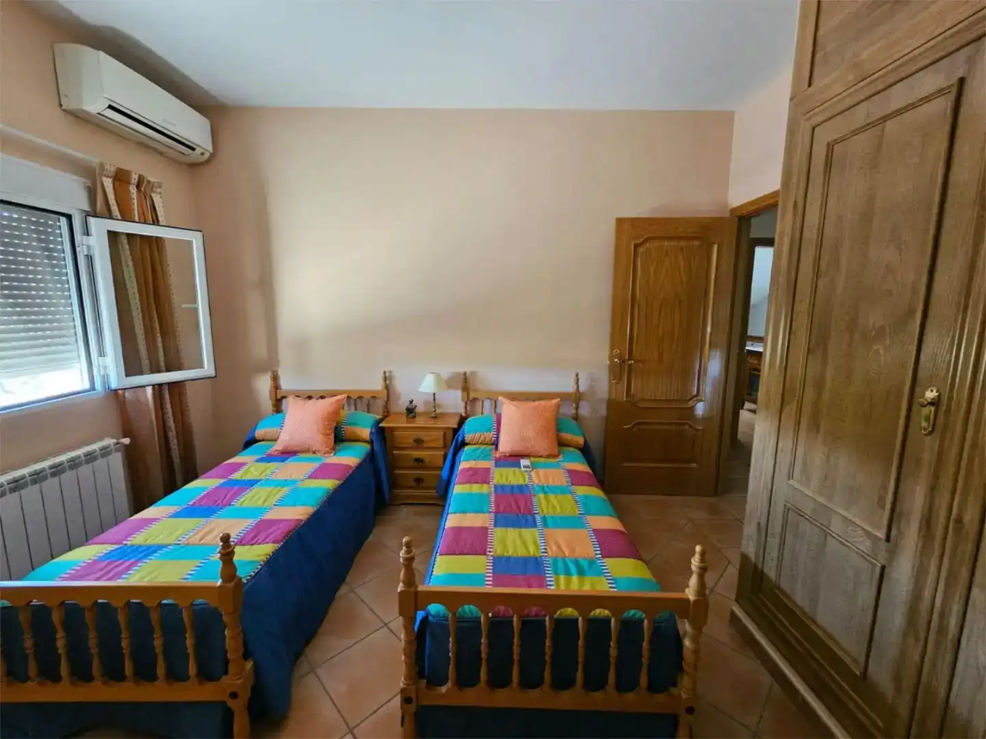 Dormitori de Casa o xalet en venda en Paracuellos de Jarama amb Aire condicionat i Piscina