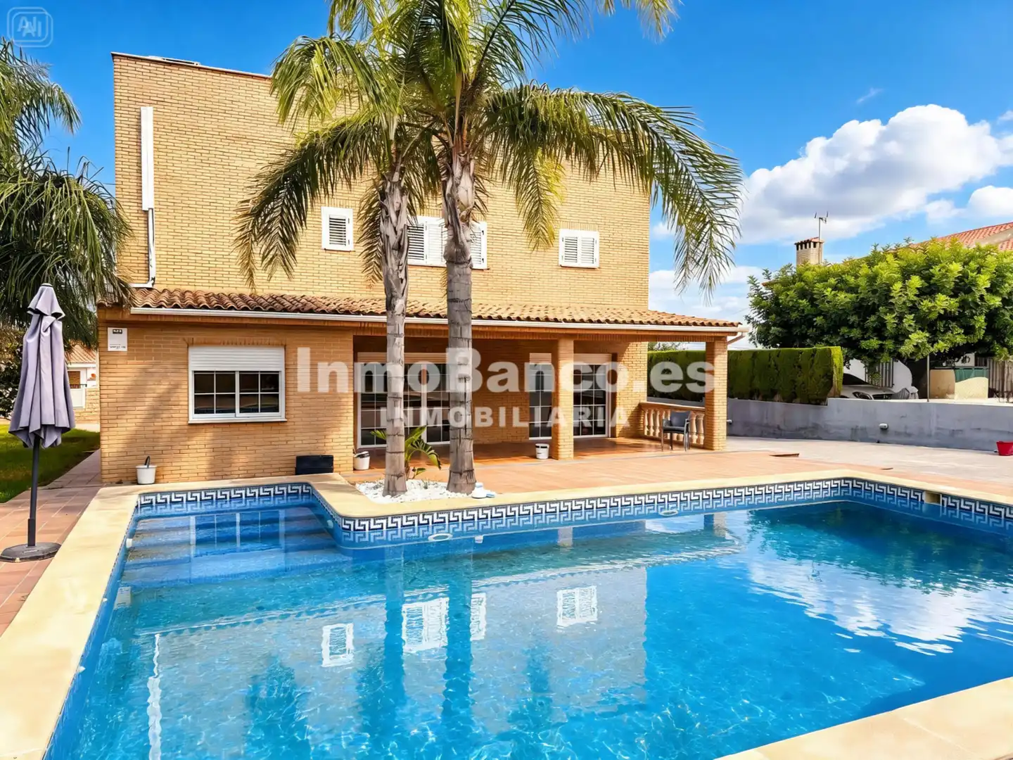 Villa avec piscine à vendre à Avenida del Rio Turia 587