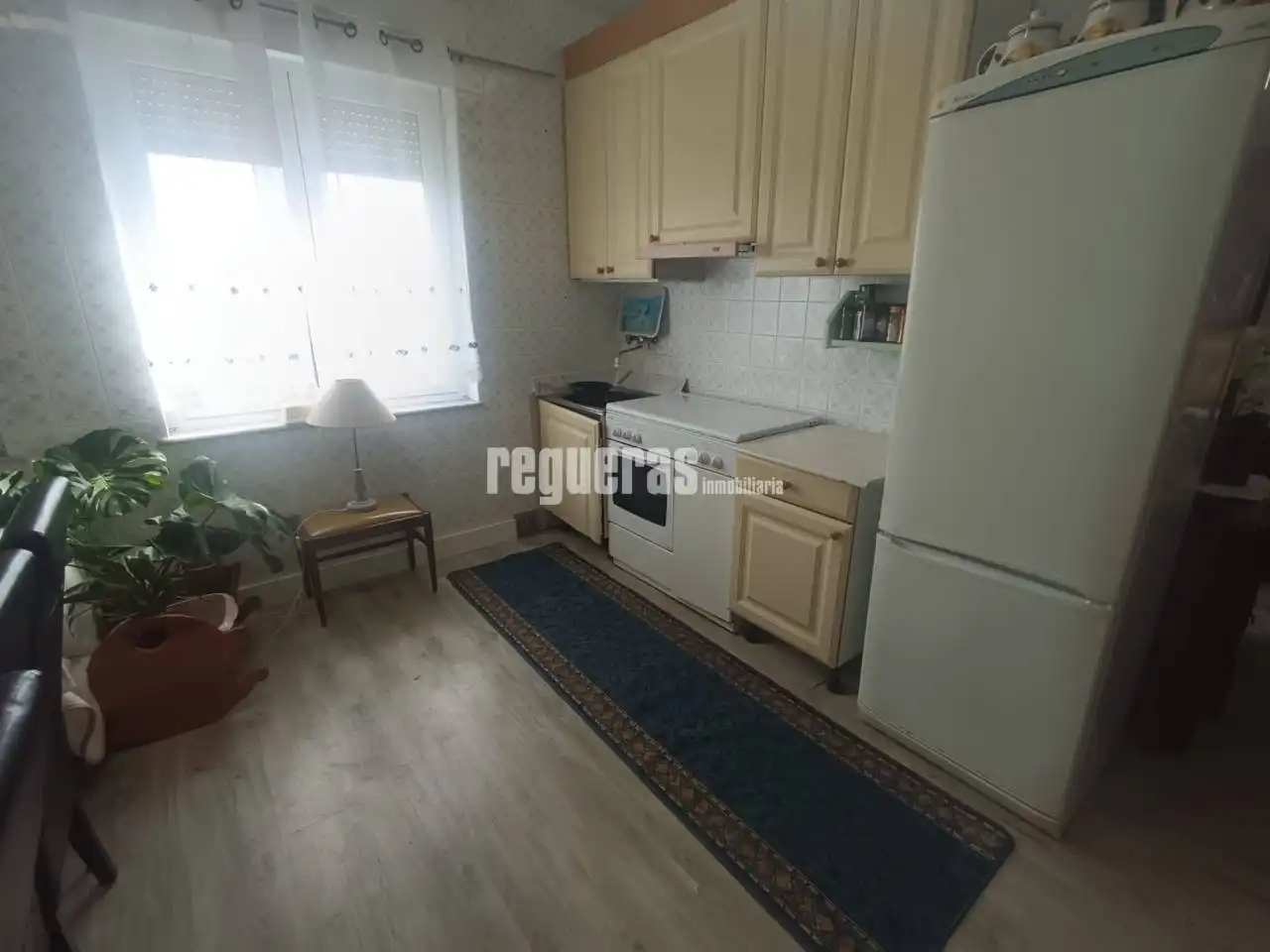 Cocina de Piso en venta en Avilés con Calefacción y Amueblado