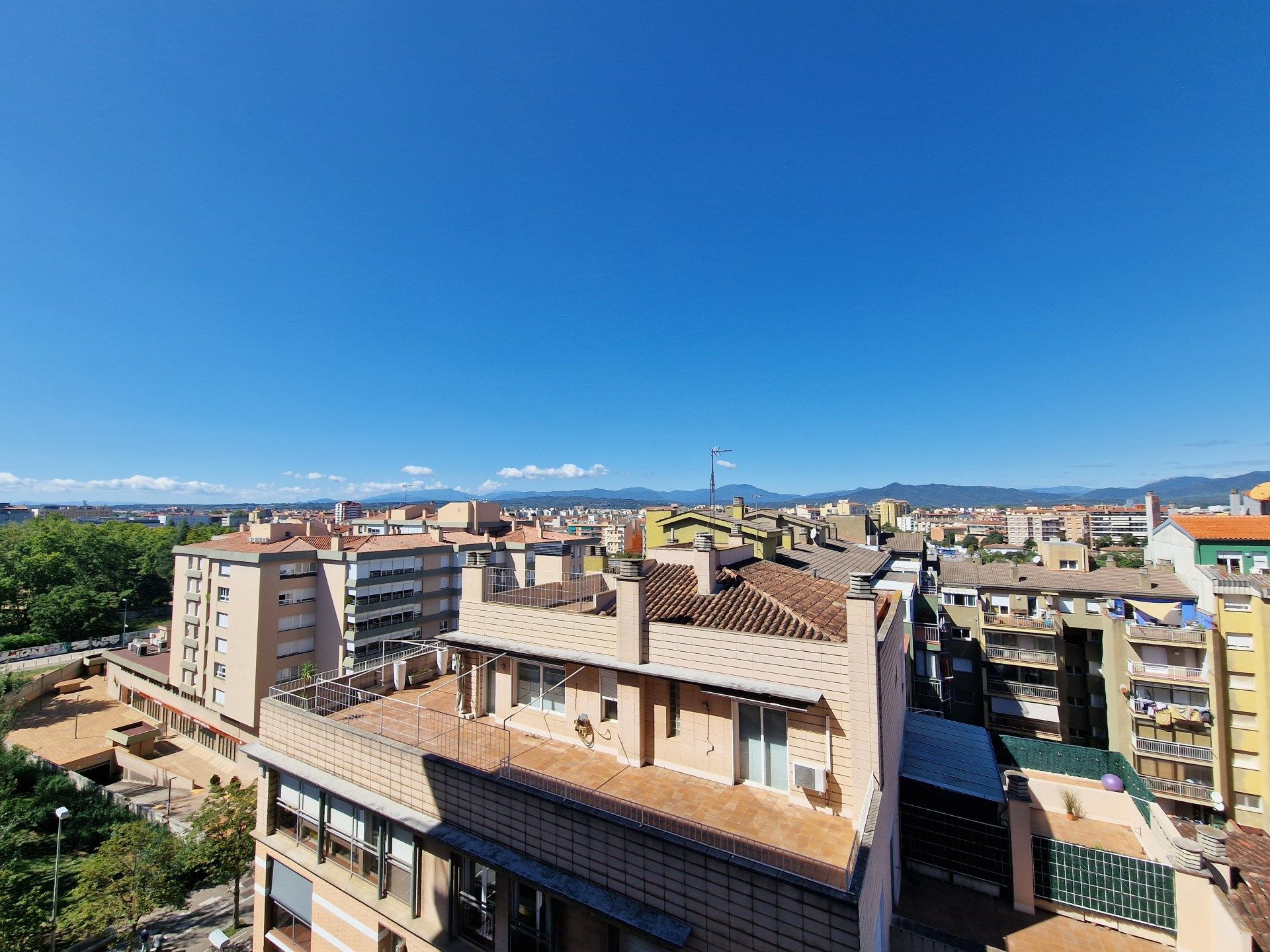 Vista exterior de Pis en venda en Girona Capital amb Aire condicionat, Calefacció i Terrassa