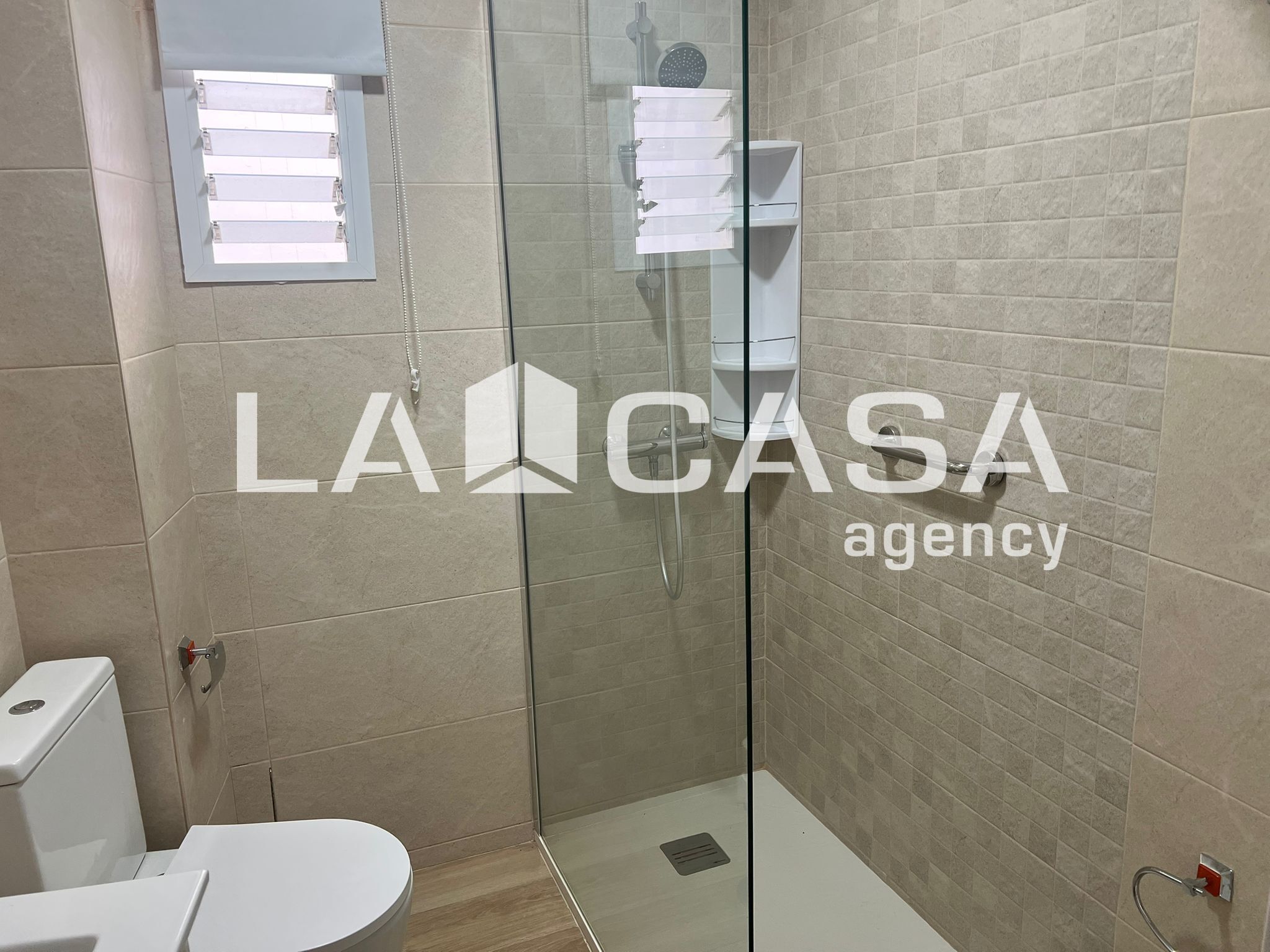 Bathroom of Flat for sale in Dos Hermanas  with Terrace and Storage room