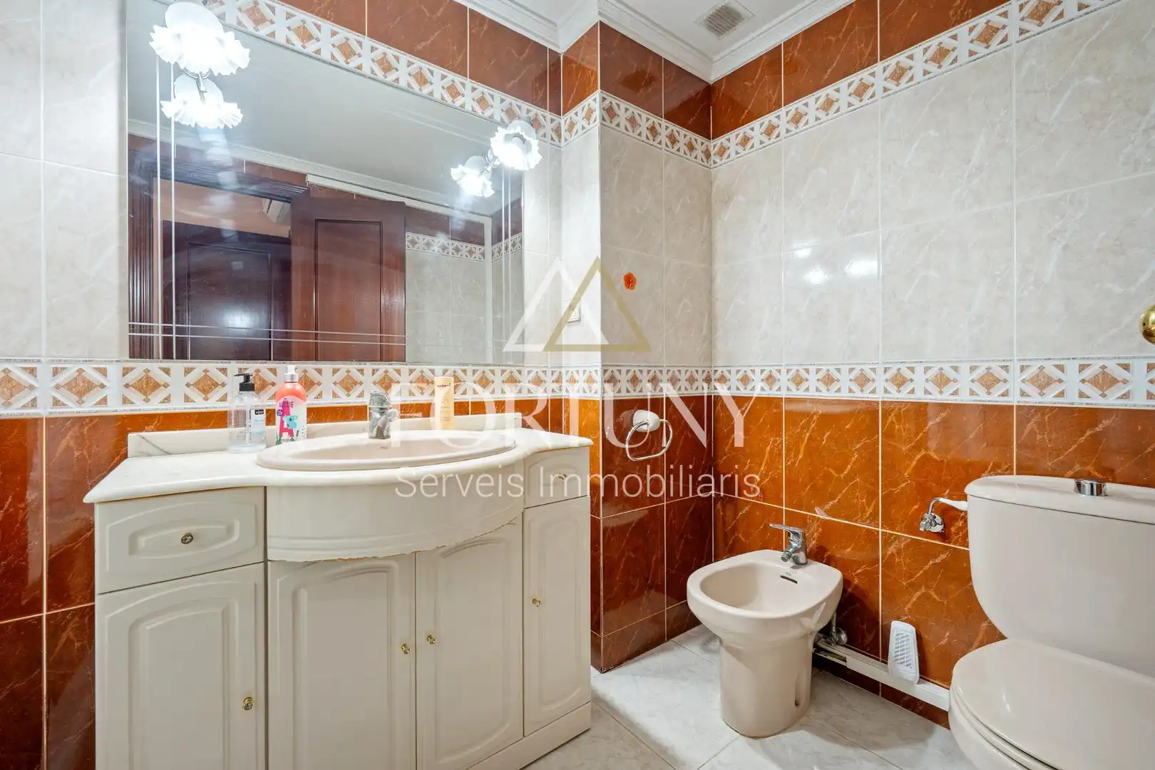 Badezimmer von Wohnung zum Verkauf in Reus mit Klimaanlage und Heizung