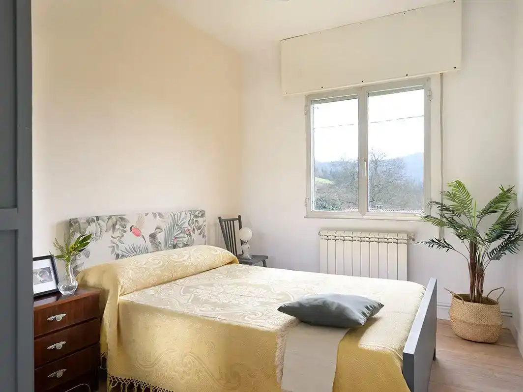 Habitación de Piso en venta en Vila de Cruces con Jardín privado, Trastero y Amueblado