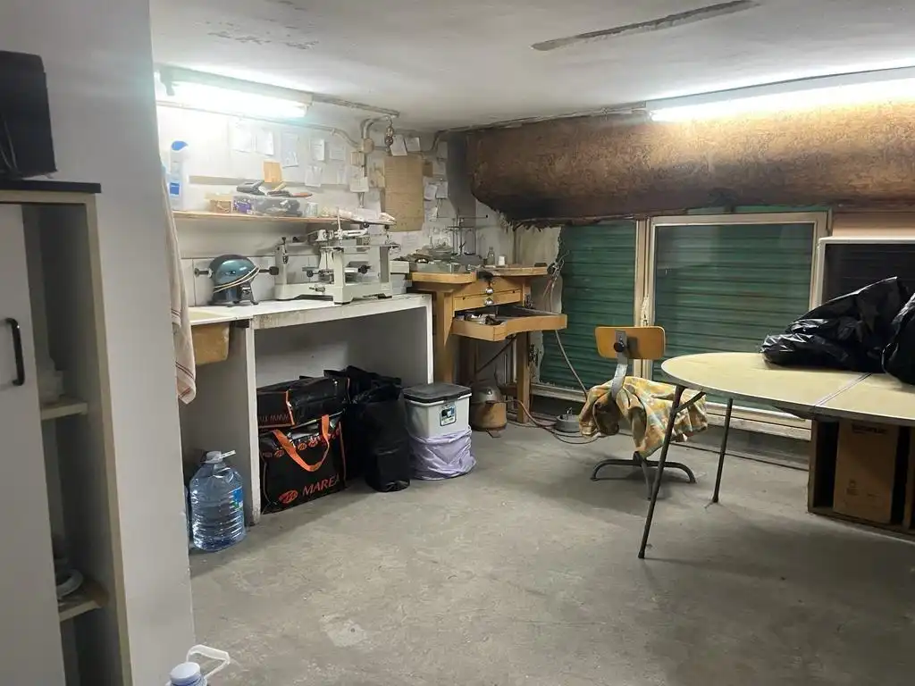 Local en venta en Cornellà de Llobregat