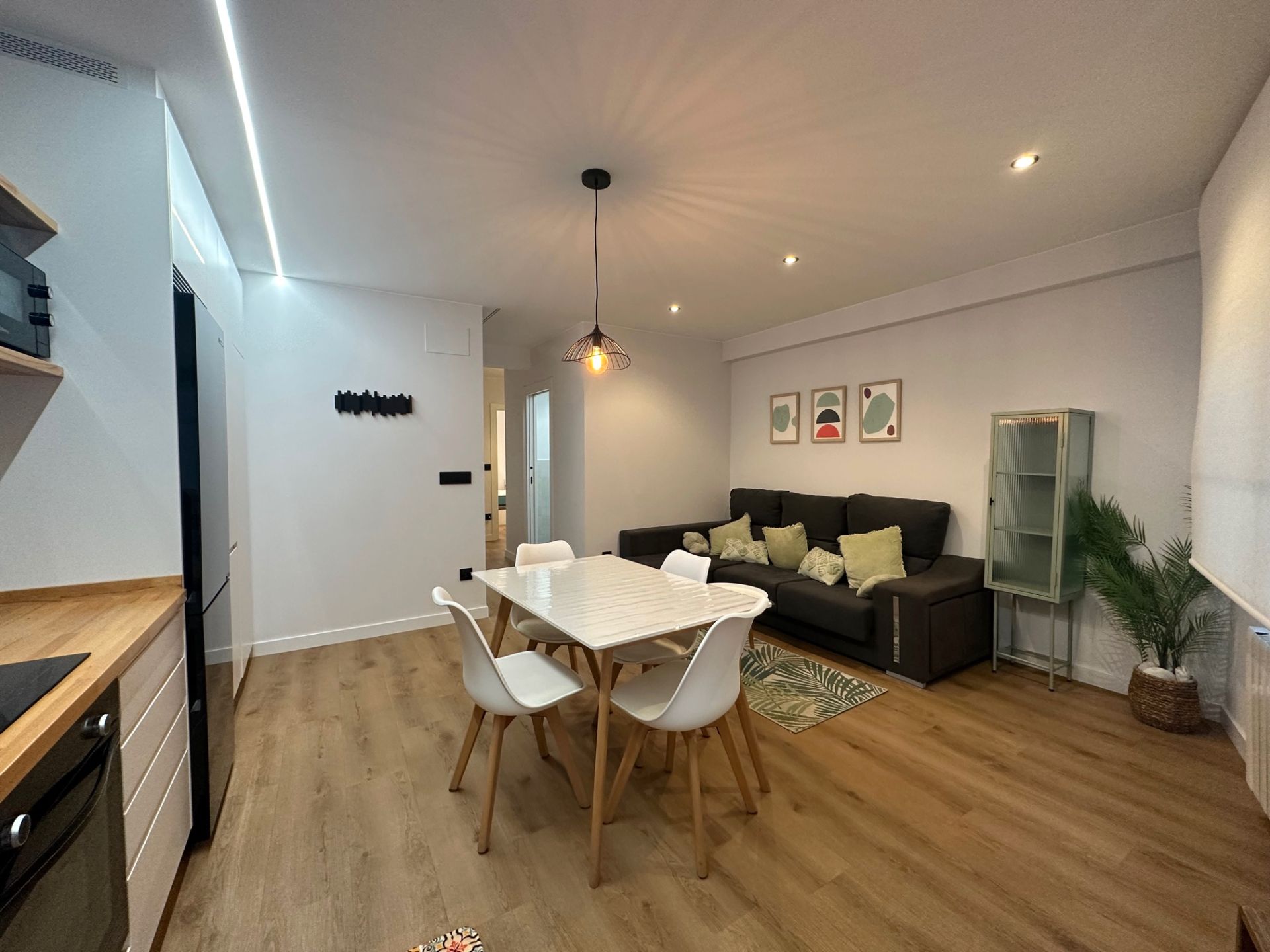 Sala d'estar de Pis de lloguer en Santiago de Compostela  amb Calefacció, Moblat i Forn