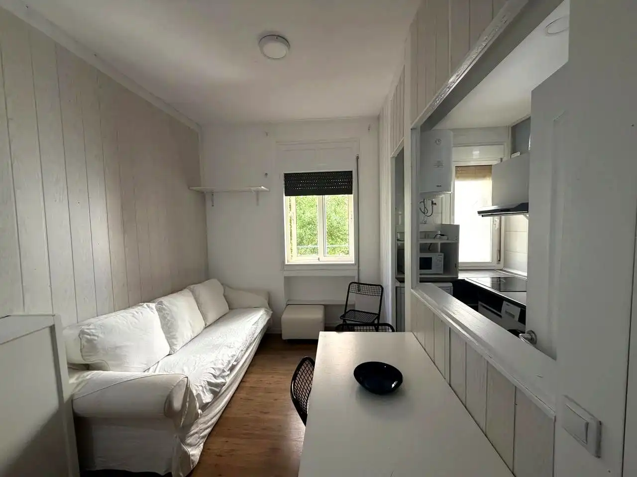 Living room of Flat for rent in Madrid  with Air Conditioner, Heating and Furnished