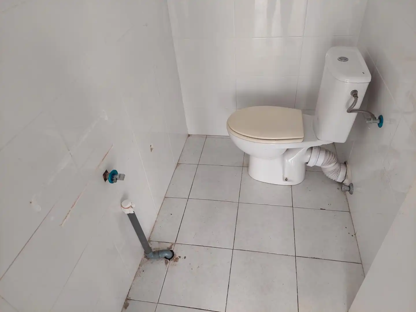Baño de Piso en venta en Cartagena con Aire acondicionado y Balcón