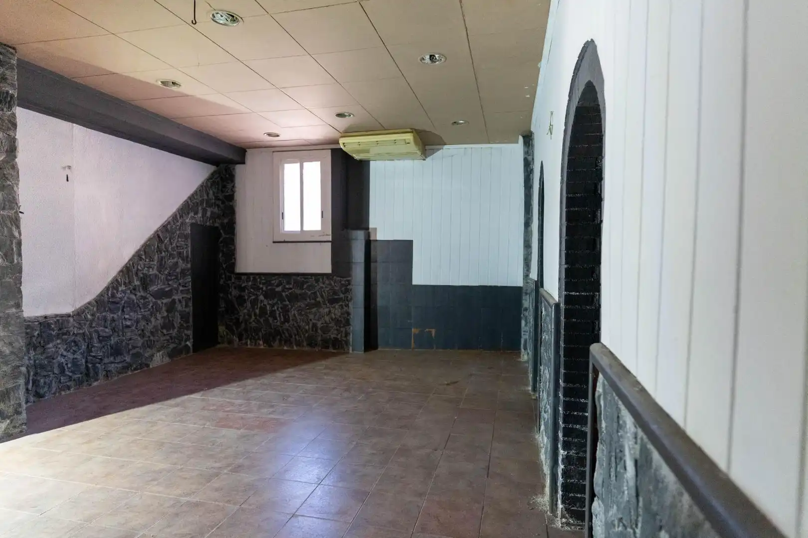 Commercial properties for sale in Olesa de Montserrat