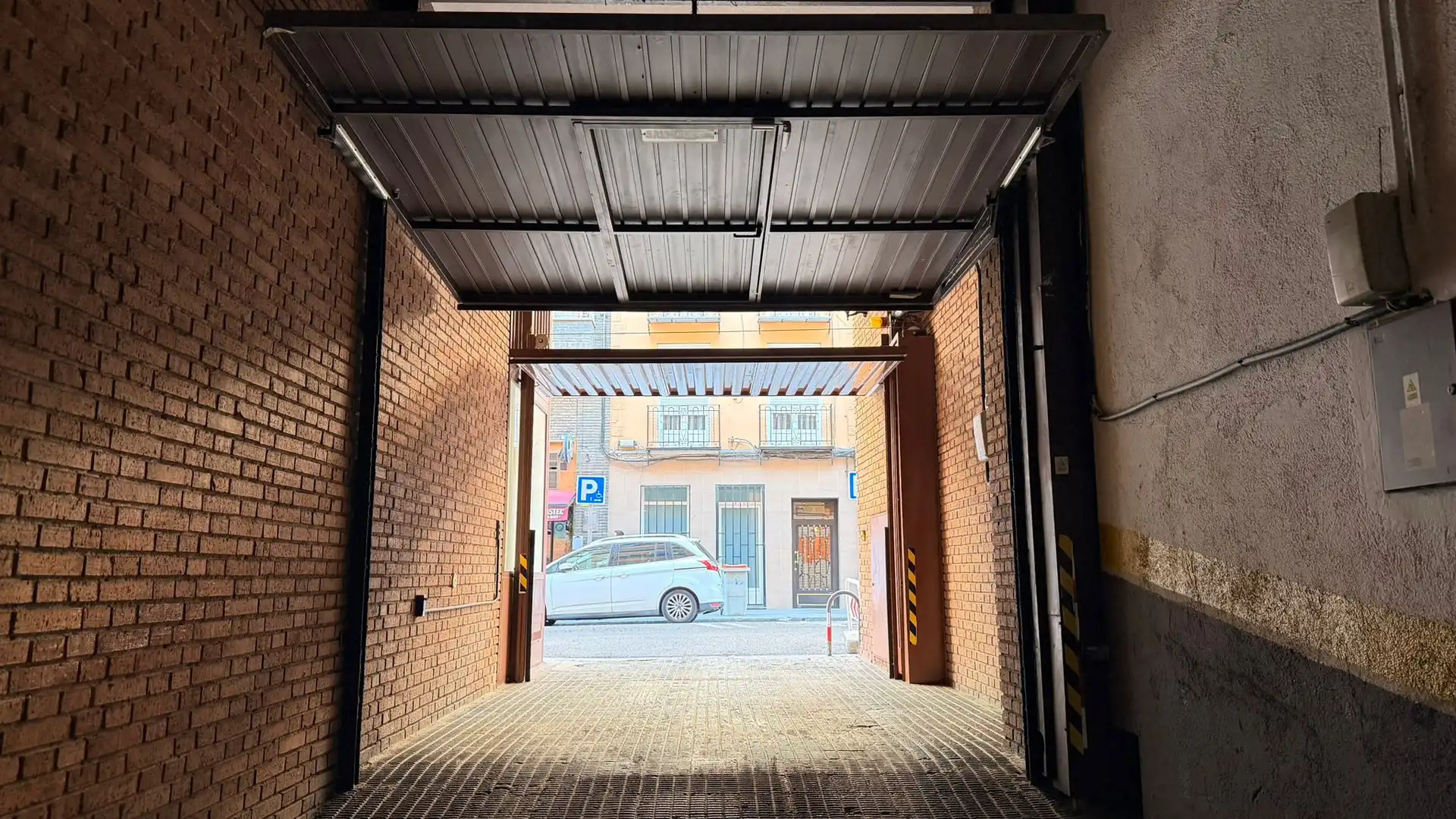 Parking of Garage for rent in Madrid