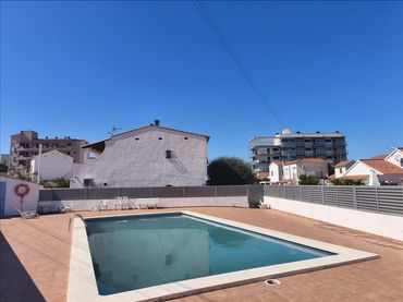 Semi-detached house with pool for sale in De La Illeta