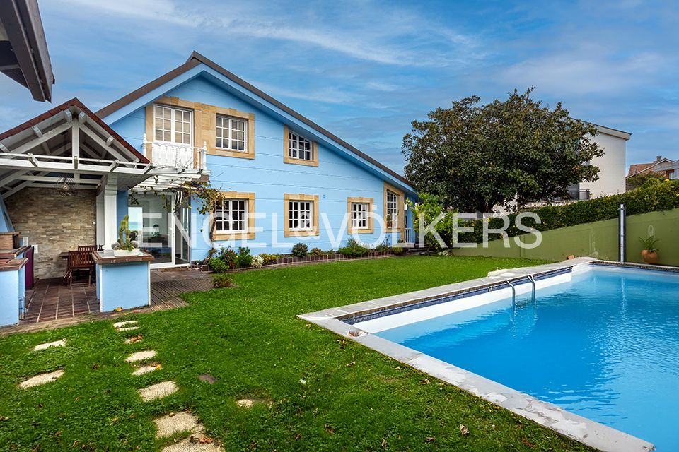 Exterior view of House or chalet for sale in Miengo  with Heating, Private garden and Swimming Pool