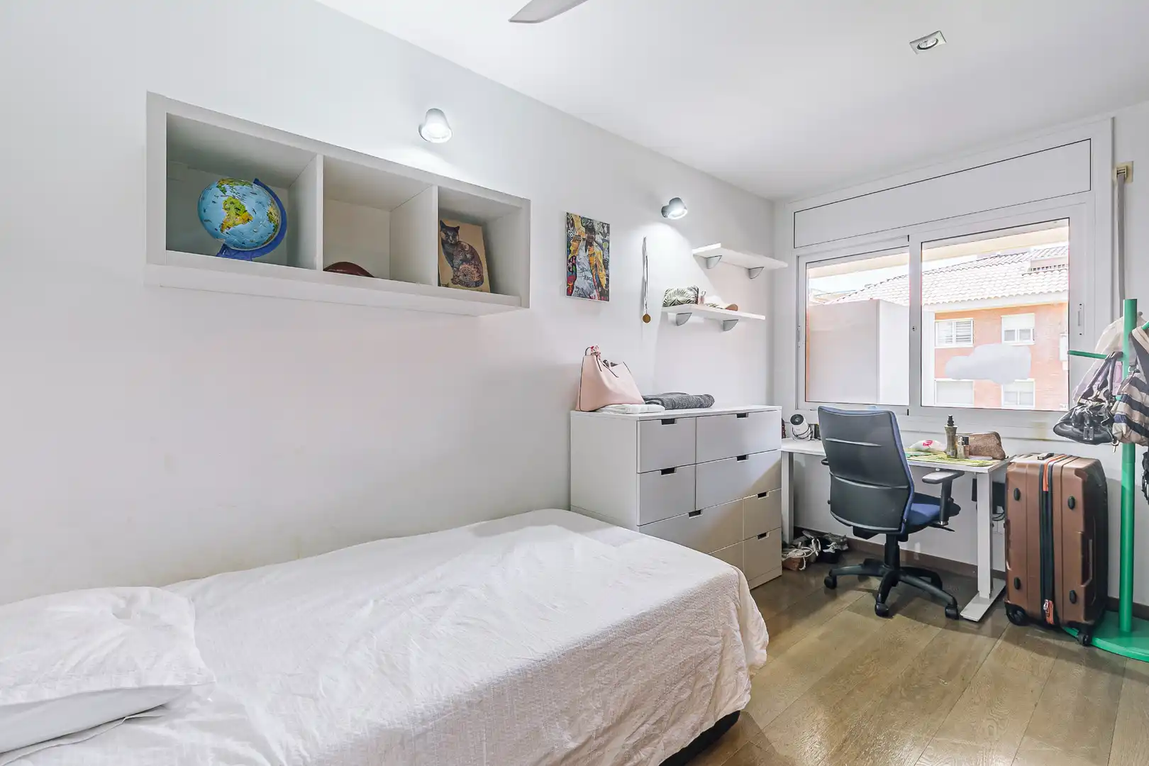 Habitación de Dúplex en venta en Sant Feliu de Llobregat con Aire acondicionado, Terraza y Piscina comunitaria