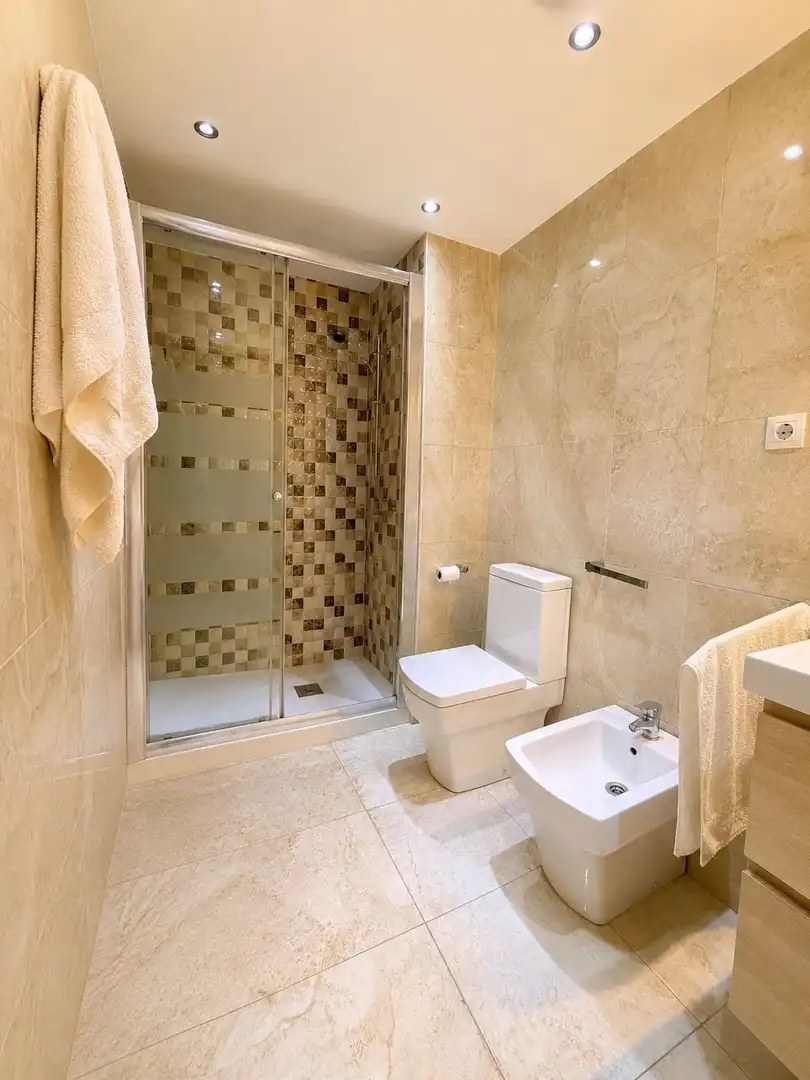 Bathroom of Flat for sale in Málaga  with Air Conditioner