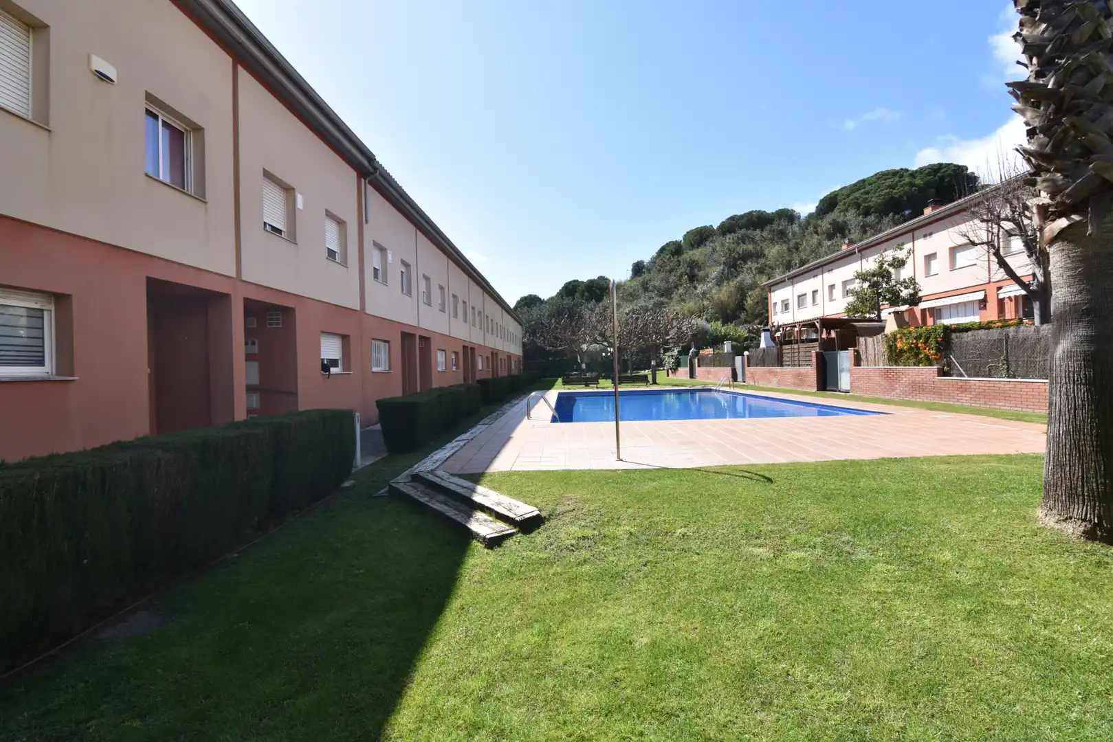 Piscina de Casa adosada en venta en Calella con Aire acondicionado, Calefacción y Jardín privado