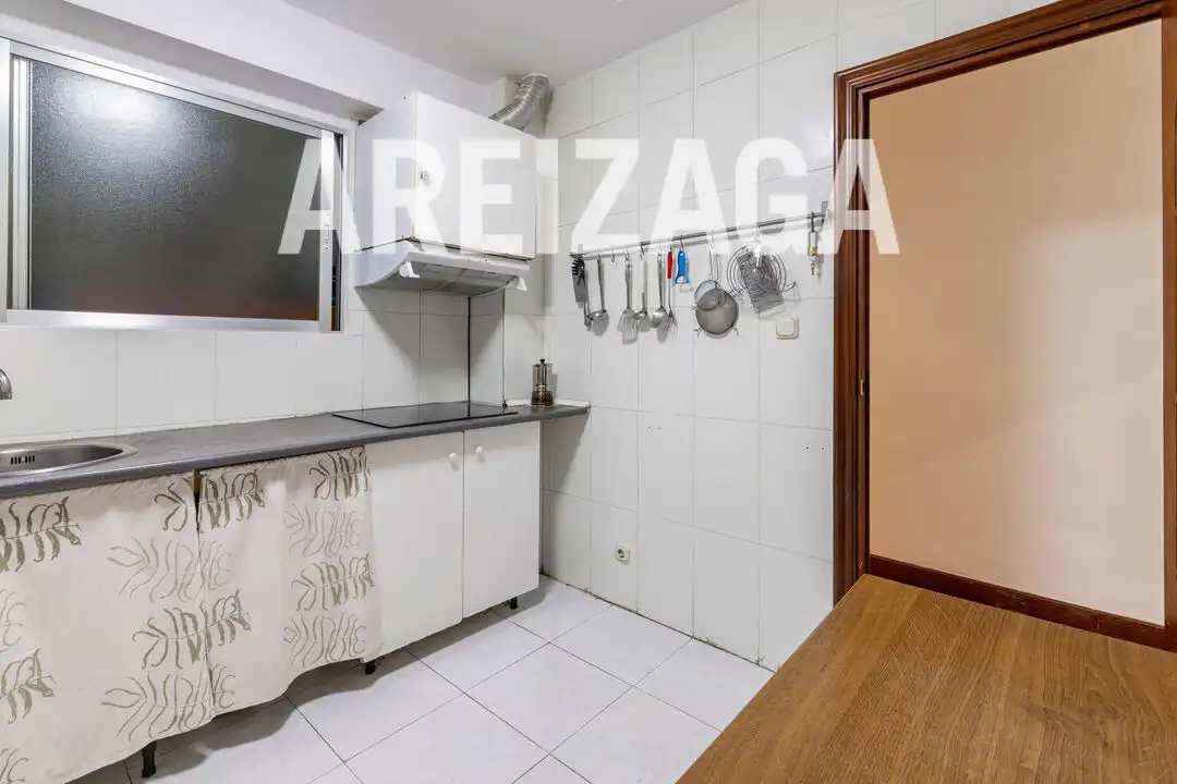 Kitchen of Flat for sale in Donostia - San Sebastián   with Heating