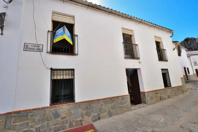 Adossat amb terrassa en venda a Montejaque