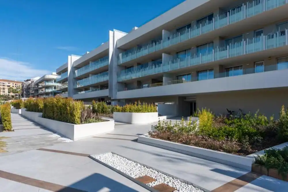Vista exterior de Apartament de lloguer en Marbella amb Aire condicionat, Terrassa i Piscina