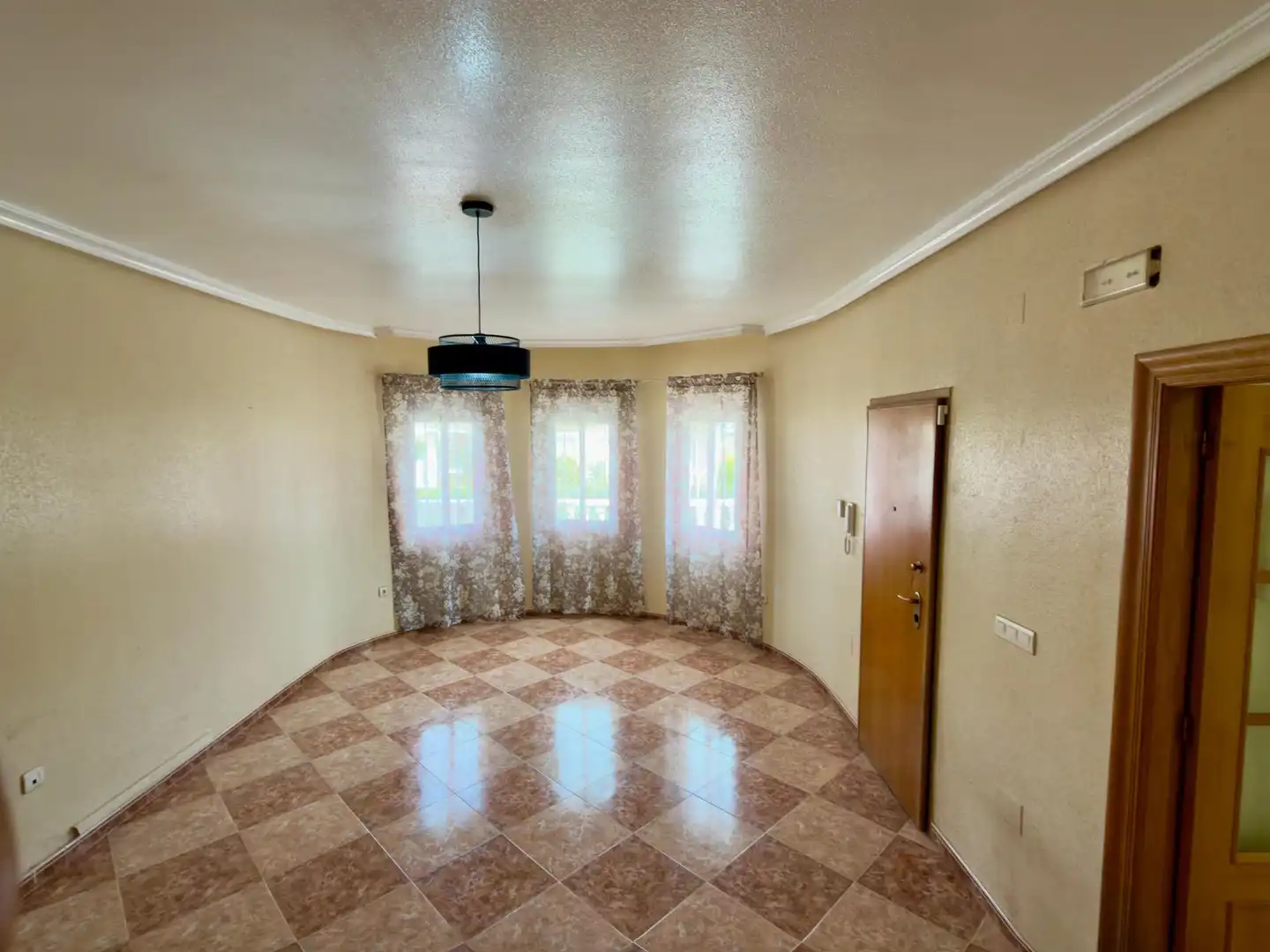 Menjador de Casa o xalet en venda en Torrevieja amb Aire condicionat, Jardí privat i Terrassa