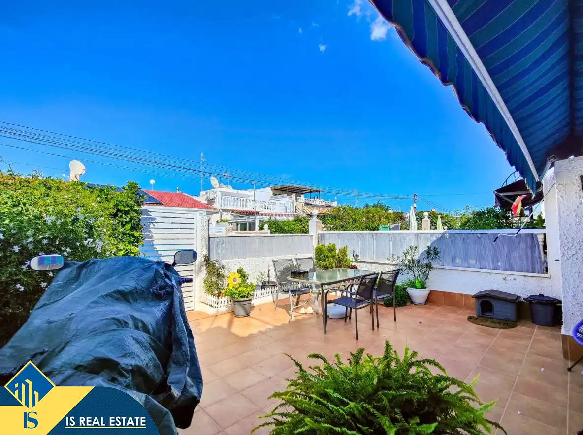 Terraza de Casa adosada en venta en Torrevieja con Aire acondicionado, Calefacción y Jardín privado