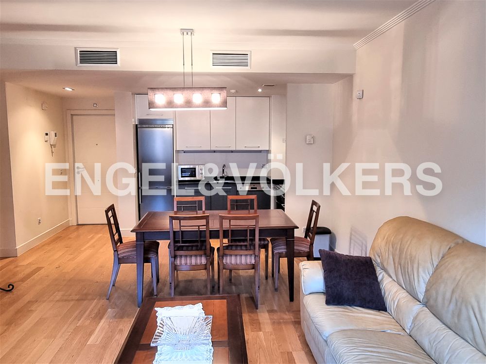 Dining room of Apartment to rent in  Madrid Capital  with Air Conditioner, Heating and Parquet flooring