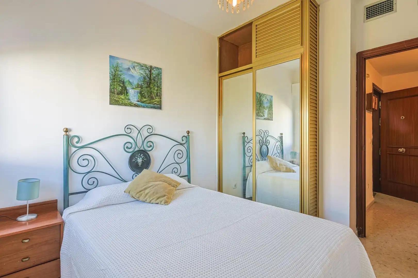 Bedroom of Flat for sale in Sevilla  with Air Conditioner and Furnished